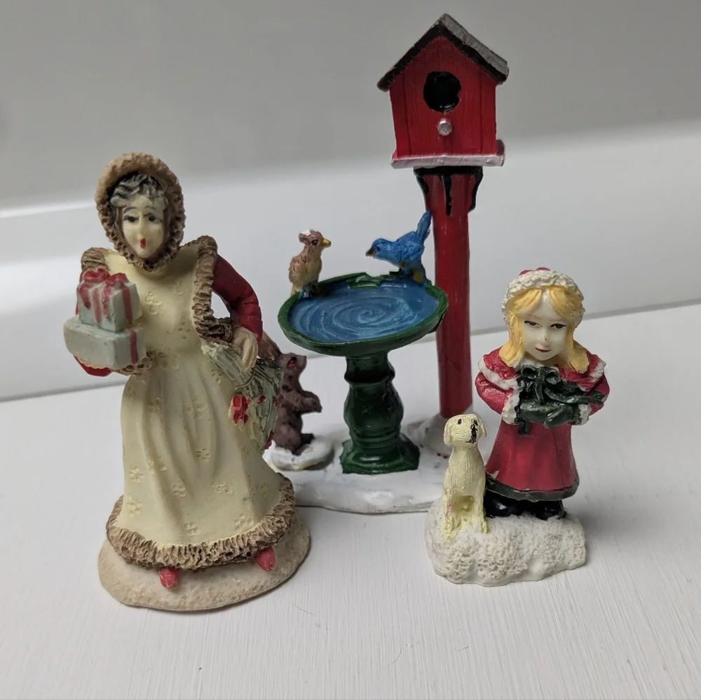 Set Of 3 Vintage Christmas Figurines In Good Used Condition